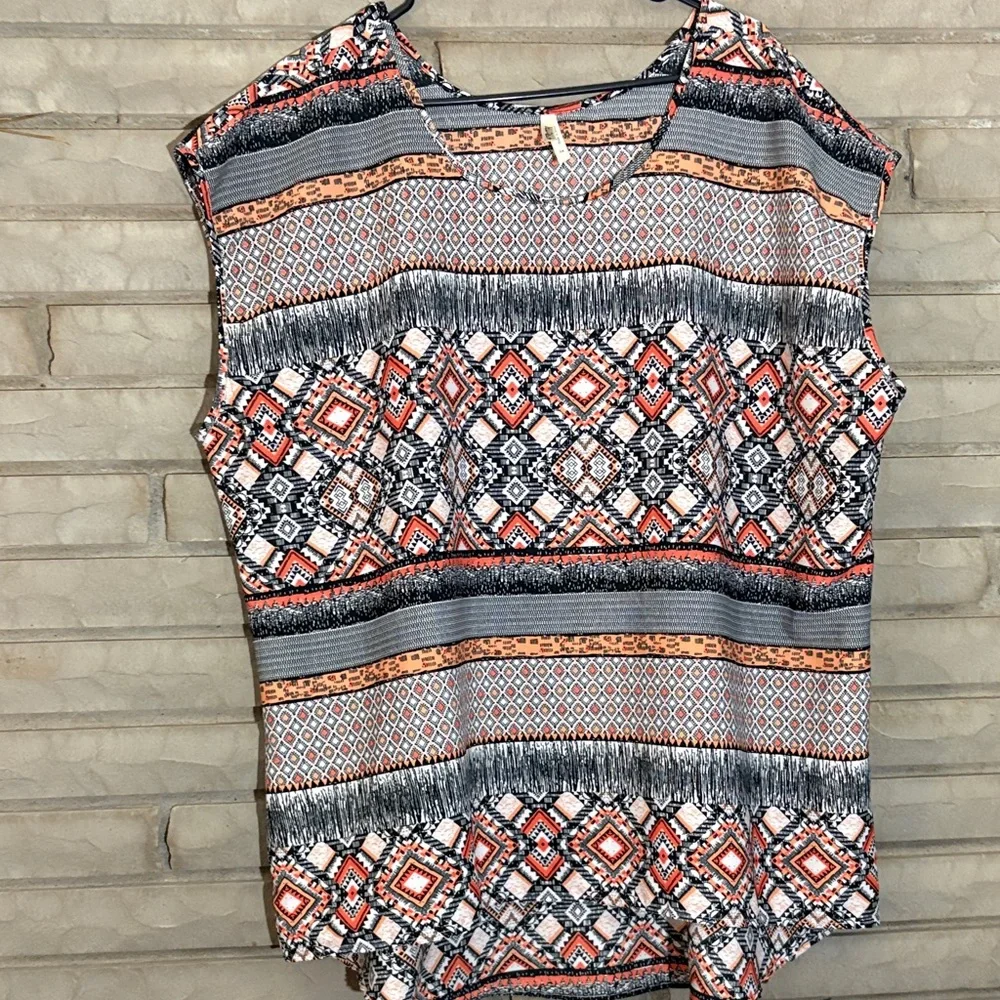 Patterned Sleeveless Top - Multicolor - Picture 1 of 6
